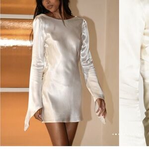 Meshki DAVINA Dress XS
Satin Long Sleeve Mini Dress - Ivory